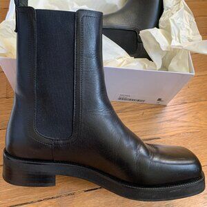 Maguire Mora Black Chelsea Boot